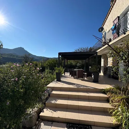 D'hotes Bed & Breakfast 4*