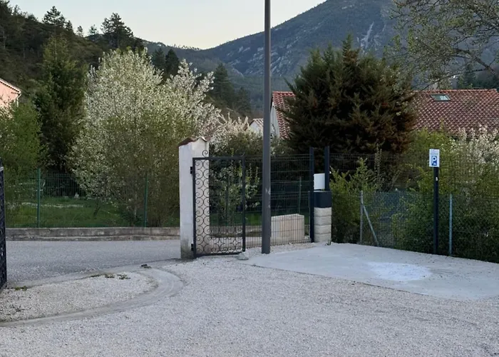 D'hotes Bed & Breakfast 4*